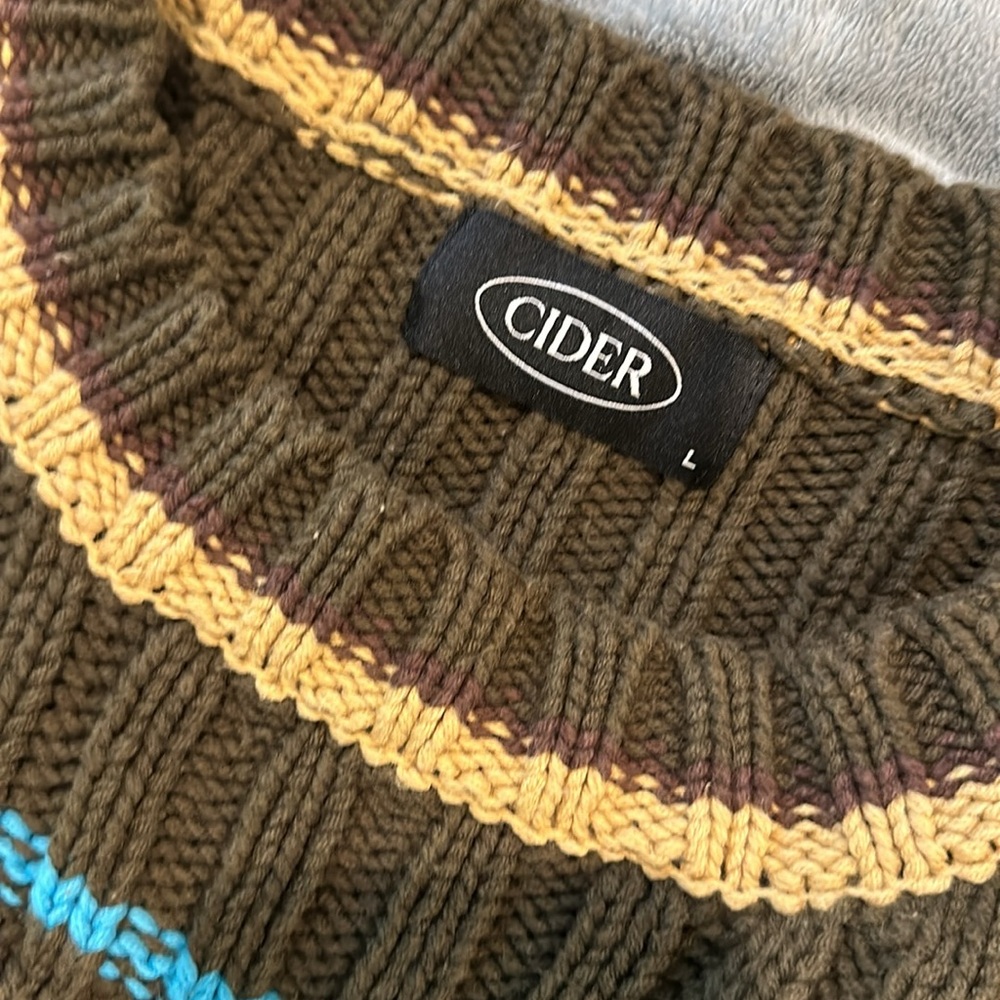 Funky String Sweater - Picture 3 of 5